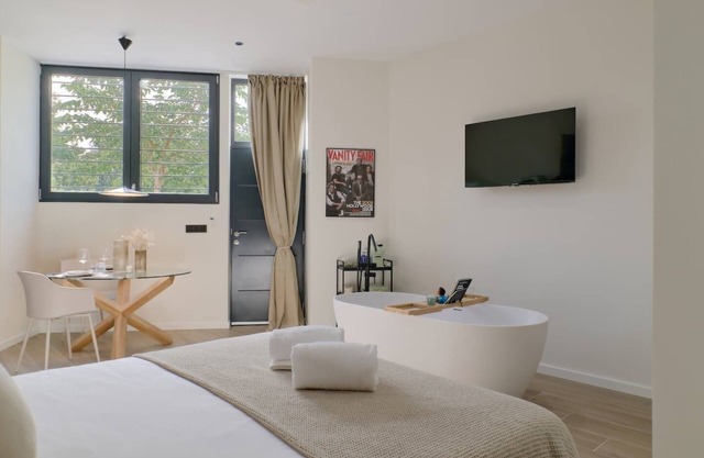 Romantic Apartment N2 Oceanografico Virkin Suites