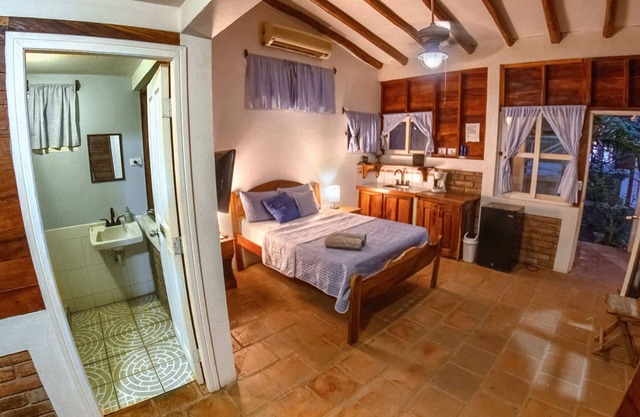 Romantic Beachfront Casita w/ Pool - AC - Sleeps 4
