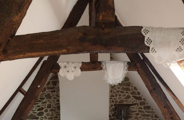 ROMANTIC BED AND BREAKFAST IN LAMBALLE CENTER