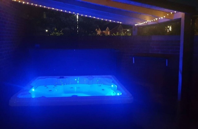 Romantic Break for 2 ❤️💙with hot tub
