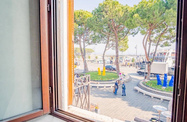 Romantic Coast View - Italian Homing