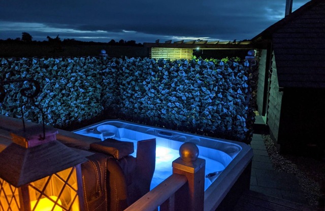 Romantic Cotswold Barn, with Private Hot Tub plus walk to Diddly Squat Farm Shop
