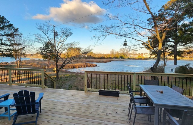 Romantic Cottage on Private 3 Acres, On Little Wicomico; Approved Pets Only