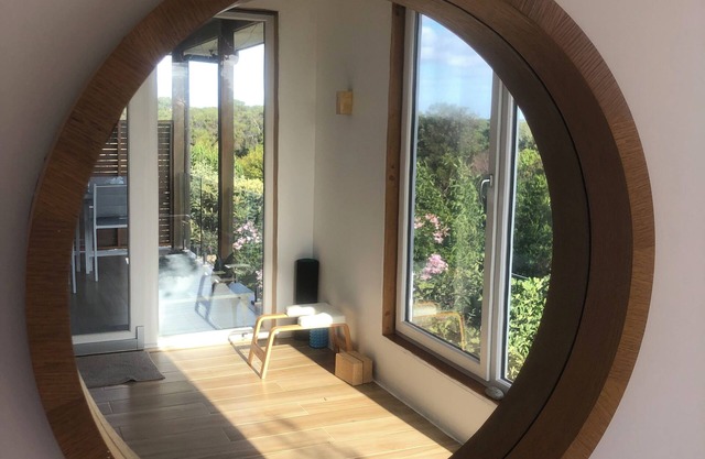Romantic Couples Retreat—Dog Friendly St Leonards
