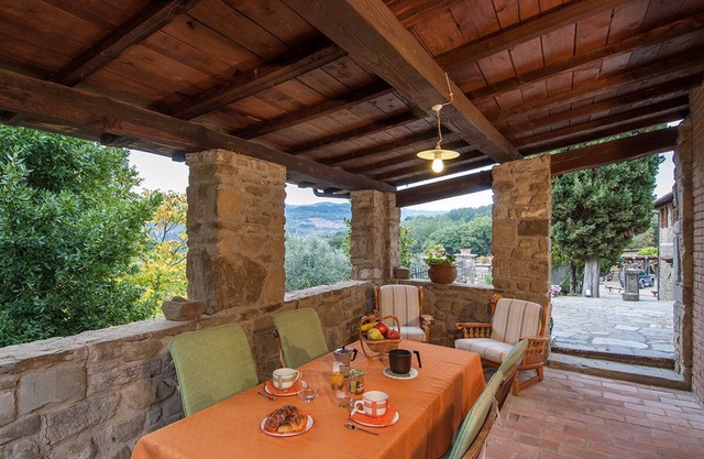 Romántica casa de campo independiente con piscina, en una granja entre Arezzo y Florencia