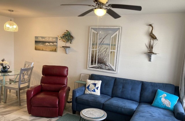 Romantic doesn`t even begin to describe this 3rd floor beauty!