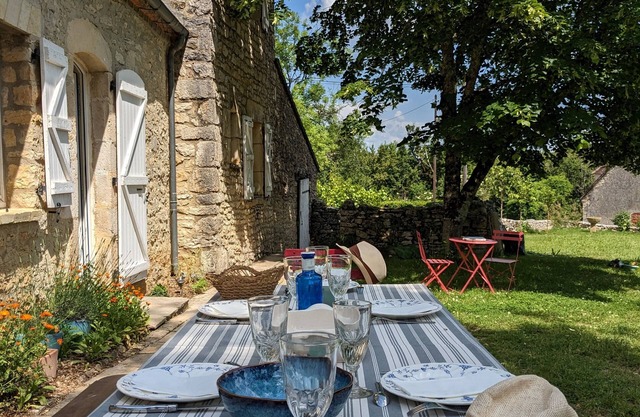 Romantic french cottage 6 persons with pool, 15 min from Rocamadour/Dordogne