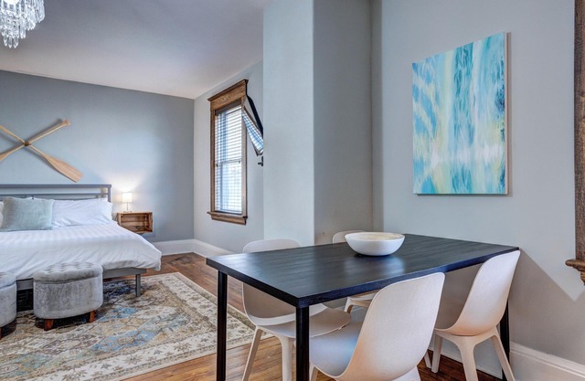 Romantic Getaway w/ King Bed in Historic Lunenburg (Suite 4)