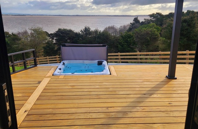 Romantic Lakeside Cabin. 1 Hour from Auckland CBD. 728a Waikare Rd Te Kauwhata.