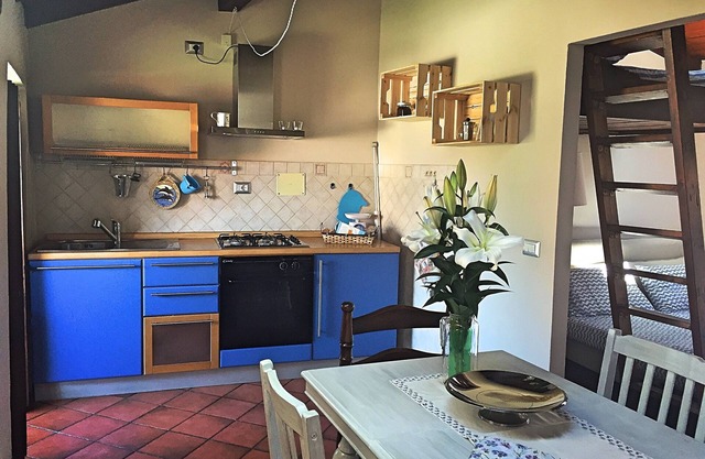Romantic loft in the center of Suna, 5 min from the beach