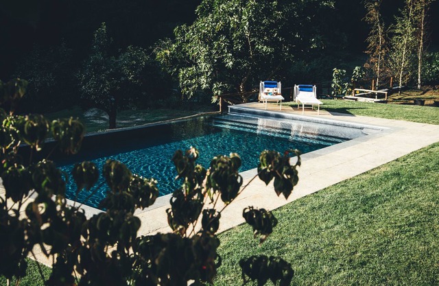 Piscina romántica recientemente renovada en el granero y un río de truchas, a 5 minutos de Barga