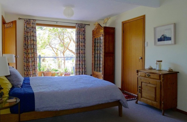 Romantic Owls Nest + Water Views