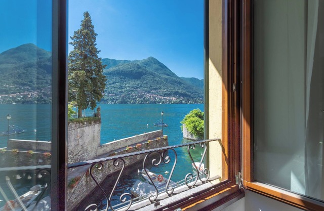 Romantic Pier by Rent all Como