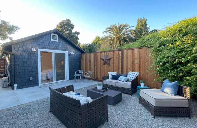 Romantic & Private Cottage for Two!