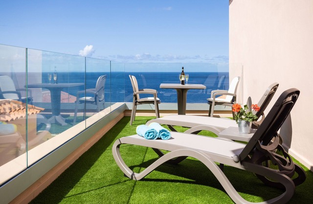 Vacaciones románticas refugio en posición con impresionantes Vistas
