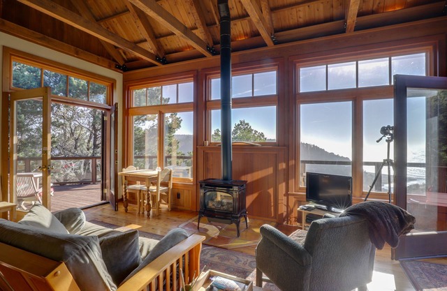 ¡NUEVO! Escapada Ridgetop con bañera de hidromasaje, 9 millas a Mendocino