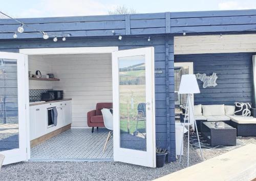 Romantic Rural Lodge - Private Outdoor Kitchen & Cosy Covered Lounge - Perth and Kinross - Hot Tub not included