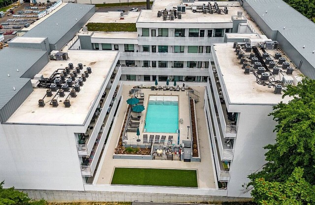 Romantic Stay W/ Pool! Near Downtown/Nissan/Ryman