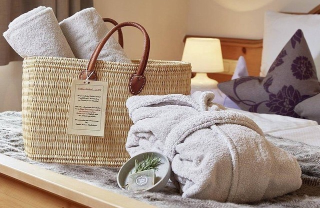 Romantic Suite Price of Honor - B&B up to 3 nights - Gut Sonnberghof Naturhotel