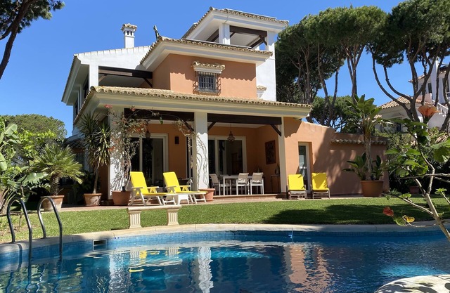 Romantic villa in Roche with sea views, saltwater pool and beautiful garden