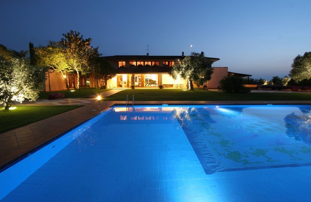 Villa de Lujo cerca de Roma: Espectacular Piscina, Tenis, Bodas Clases de Cocina