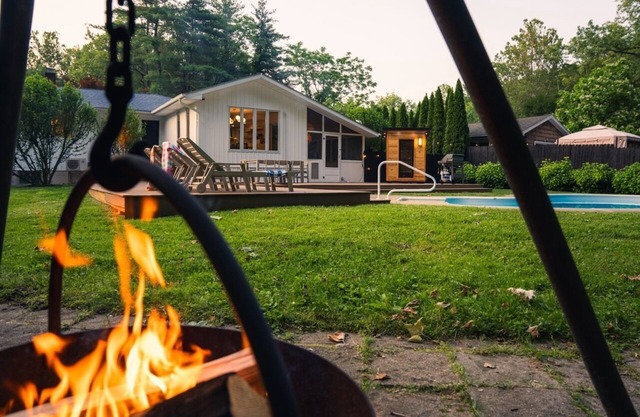 Rondout Retreat: Rosendale Home
