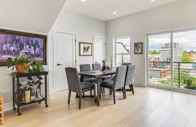 Rooftop Deck w/ City Views: Walkable DC Getaway!