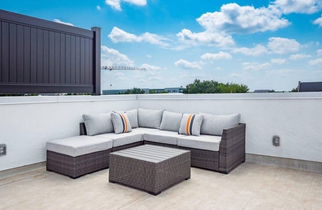 Rooftop Hot Tub - New Lux Master Suite w/King Bed