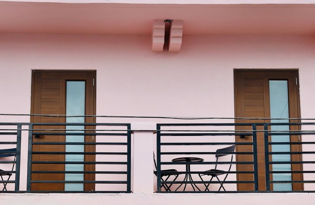 Room 12: Sunlit Balcony Stay Near Calle Cerra