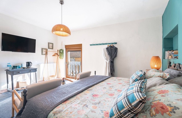 Habitación '1B' con piscina compartida, jardín privado y Wi-Fi