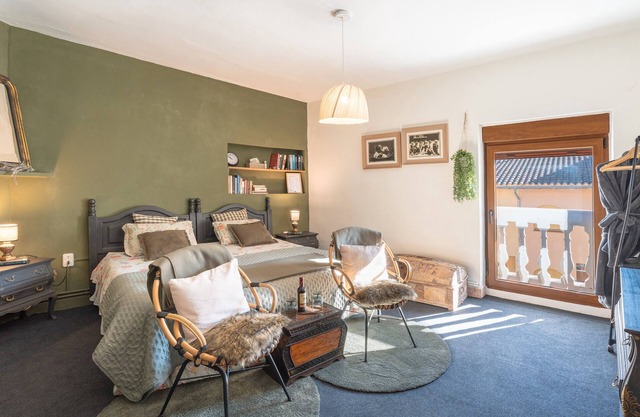 Habitación '2B' con piscina compartida, jardín privado y Wi-Fi