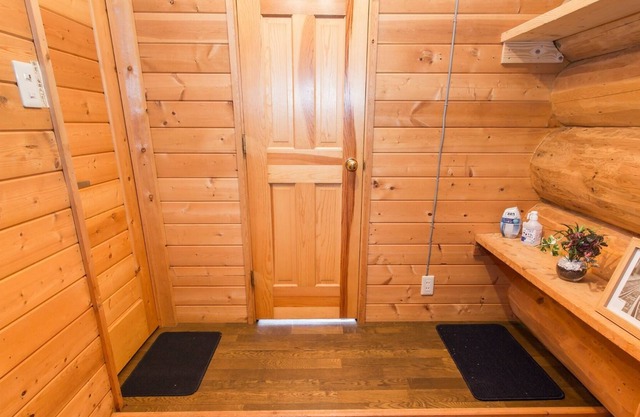 Room 3 A log house that can be enjoyed by a small / Abuta-gun Hokkaidō
