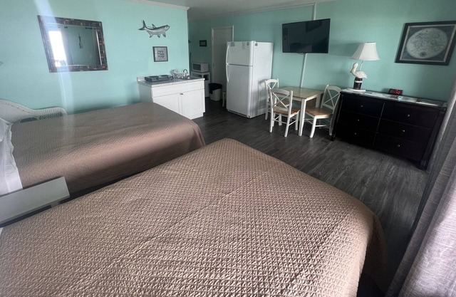 Room #304 Mini Efficiency 2 Double Beds Pets Yes