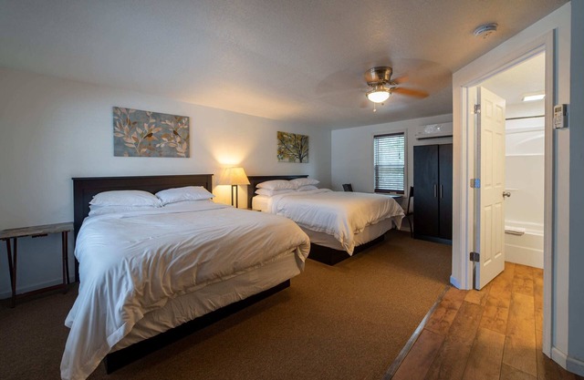 Room 4 at Inland Lakes Motel, Indian River, MI