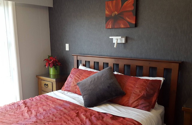 Room 5 Cadence Bed and Breakfast