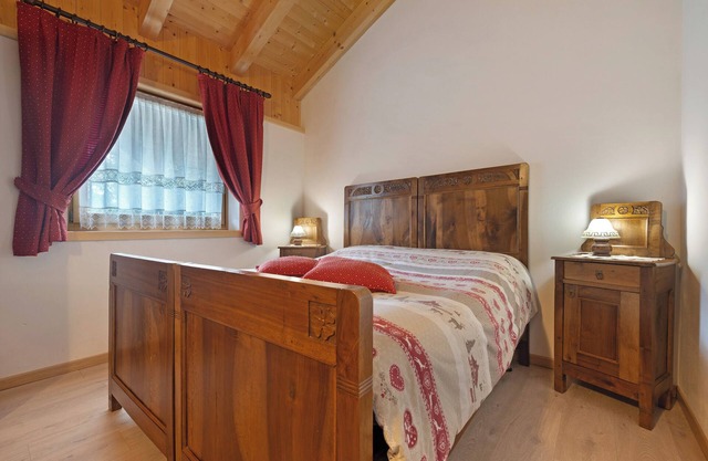 Habitación 'Camera Doppia Comunicante Nonni' con vistas a la montaña, jardín compartido y Wi-Fi
