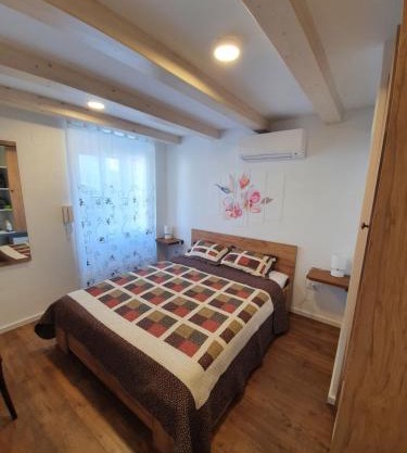 Room CS Cres