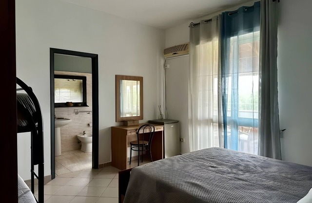 Habitación 'Dalia 2' con terraza compartida, Wi-Fi y aire acondicionado