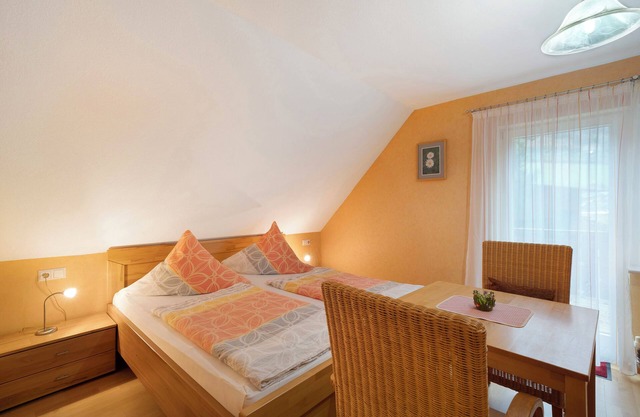 Habitación 'Doppelzimmer Gänseblümchen' con terraza privada, jardín compartido y Wi-Fi