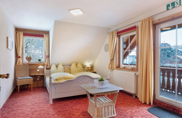 Habitación 'Doppelzimmer Mit Balkon 28' con jardín compartido, balcón y Wi-Fi