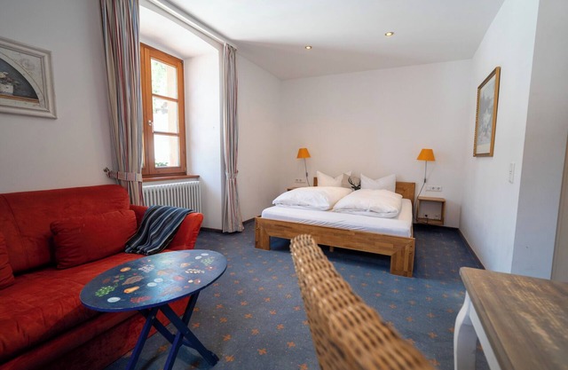 Room 'Double Room 2' with Shared Garden and Wi-Fi