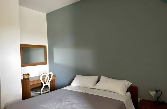 Habitación 'Flora 3' con terraza compartida, Wi-Fi y aire acondicionado