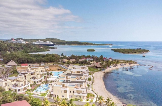 Habitacion para 4 personas con acceso a playa privada en Villas Las Palmas
