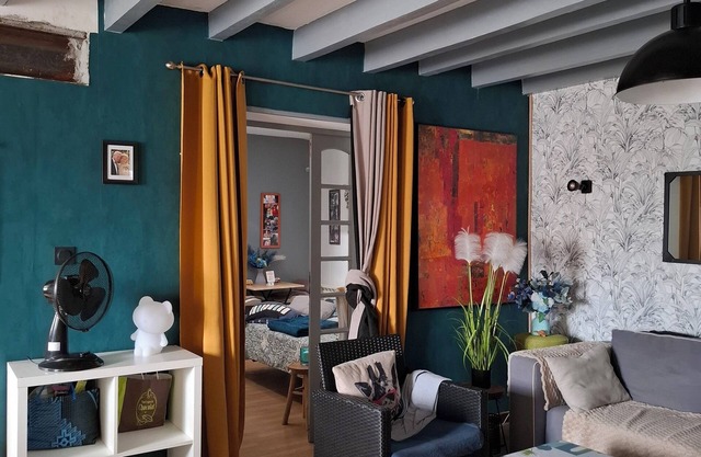 Room for rent by the night with breakfast included near Saint-Emilion
