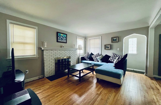 Room for rent. Cozy upstairs bedroom + private bathroom in quiet neighborhood.