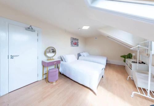 Room for Three in Camden Town