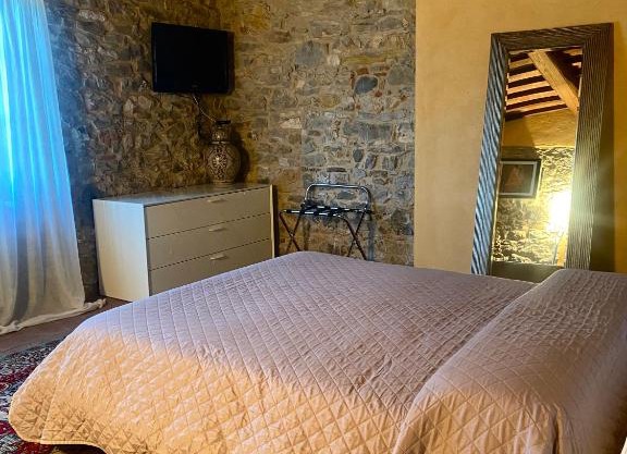 Room in BB - Sottotono Agriturismo with swimming pool on Florence surrounded by greenery