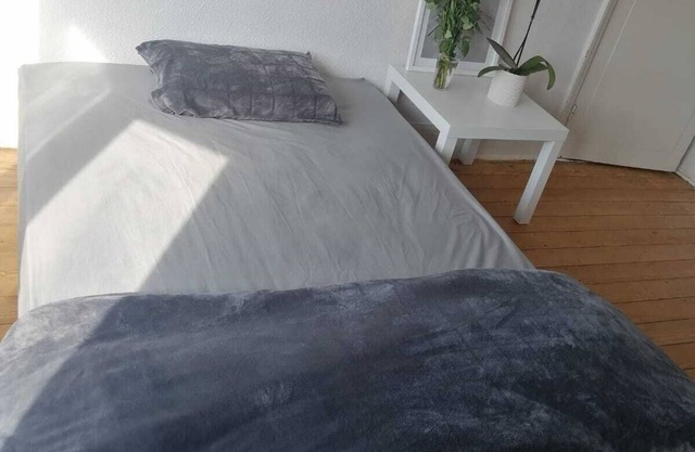 Room in Gatley Near Manchester Airport