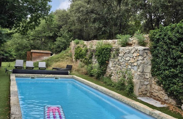 Room in the heart of a Mas, swimming pool and gym