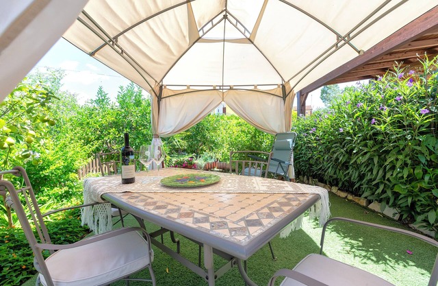 Habitación 'Lavanda' con terraza compartida, Wi-Fi y aire acondicionado